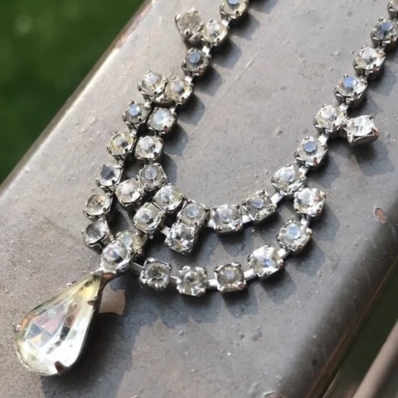 Vintage Rhinestone Short Necklace Beautiful - Picture 3 of 15